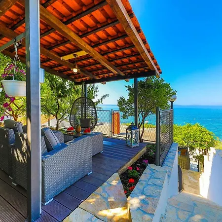 B&r, Beach Studio Podstrana