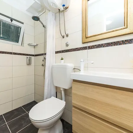 B&r, Beach Studio Apartamento *